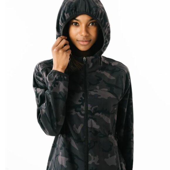 Zyia Camo Wind Breaker - Picture 3 of 8
